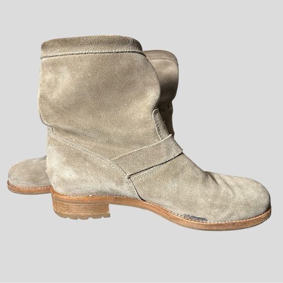 JIMMY CHOO SANDY BEIGE SUEDE BUCKL;ED DETAIL BIKER ANKLE SLOUCHY BOOTS (SZ 41) - Picture 11 of 15